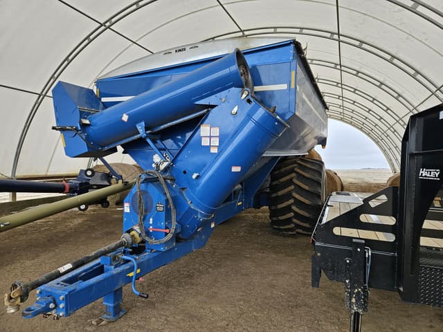 Image of Kinze 1050 equipment image 2