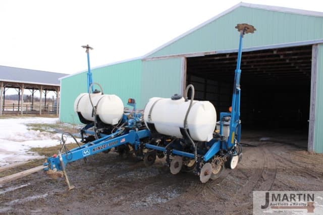 Image of Kinze 3000 equipment image 1