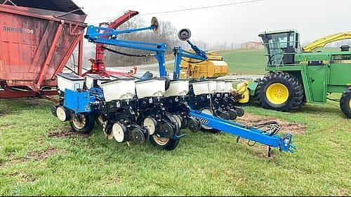 Image of Kinze 3200 equipment image 1