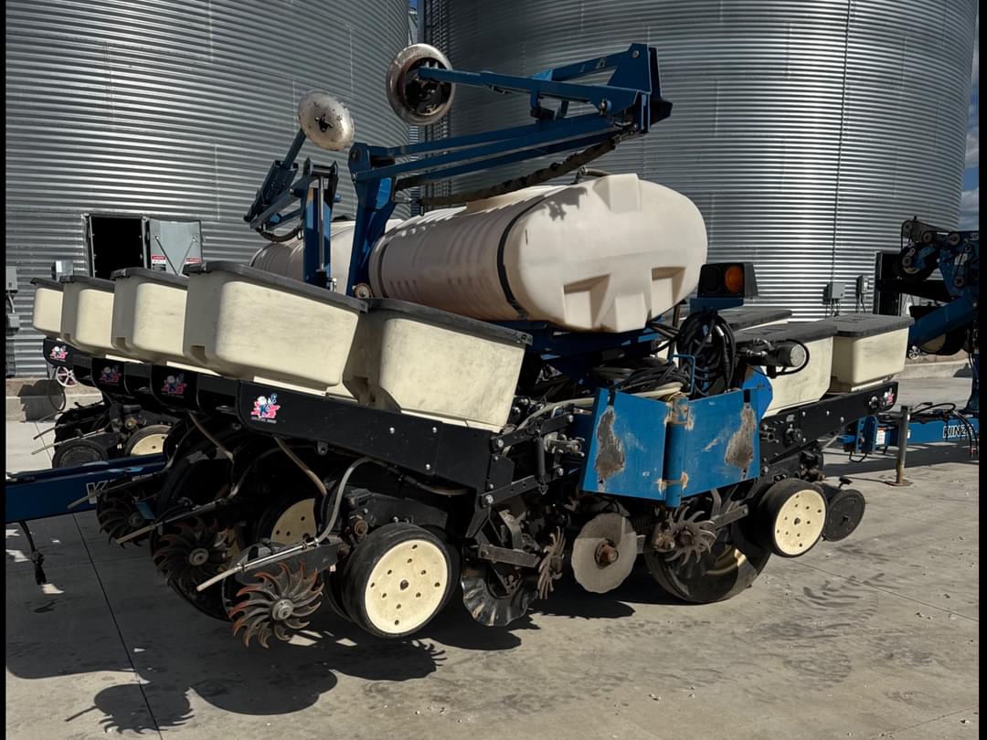 Image of Kinze 3200 Image 0