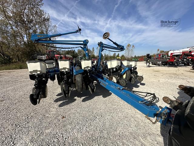 Image of Kinze 3200 equipment image 2