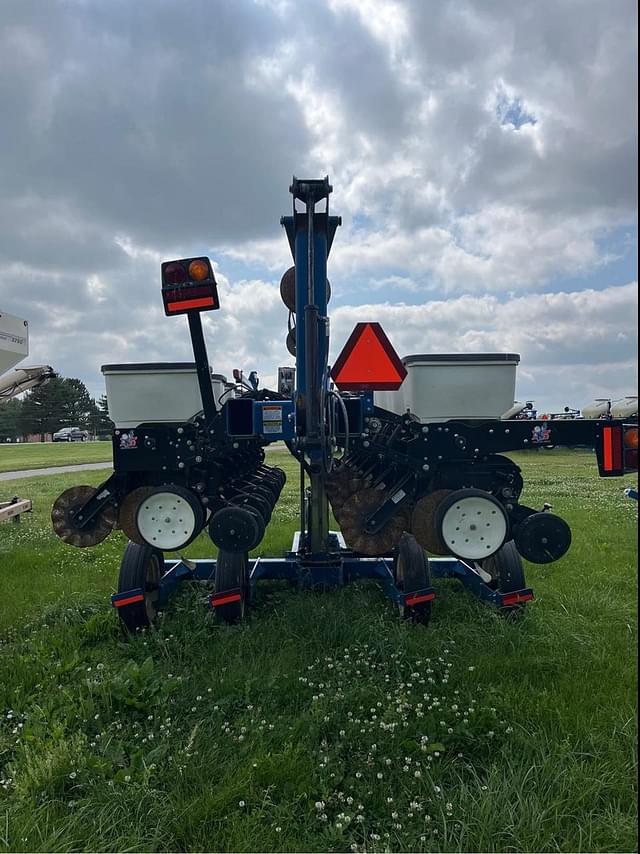 Image of Kinze 3500 equipment image 1