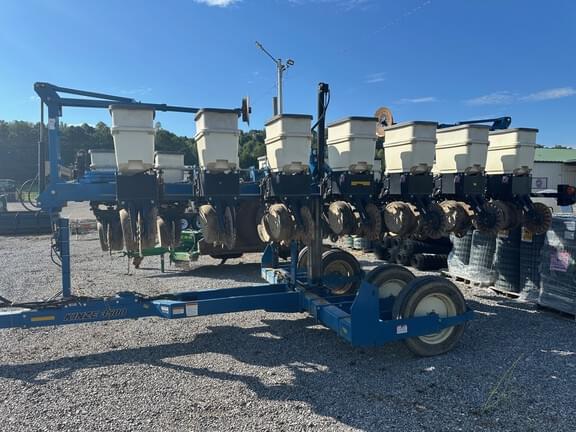 Image of Kinze 3500 equipment image 1
