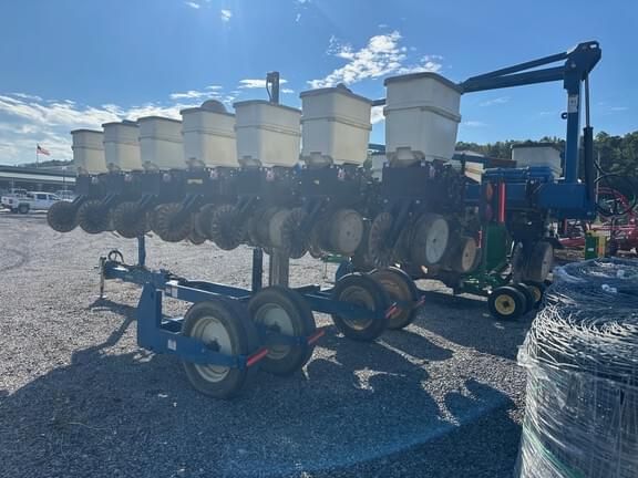 Image of Kinze 3500 equipment image 2