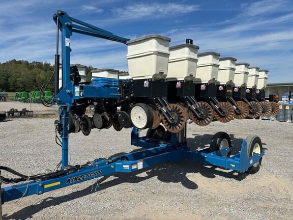 2011 Kinze 3500 Equipment Image0