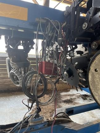 Image of Kinze 3500 equipment image 4