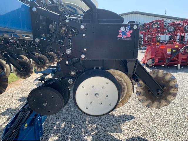 Image of Kinze 3600 equipment image 3