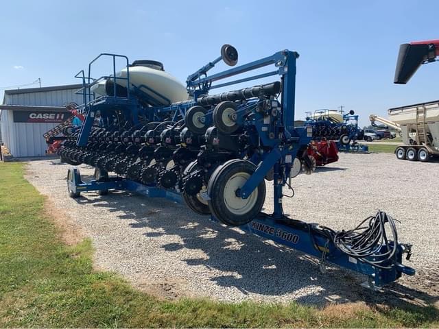 Image of Kinze 3600 equipment image 1