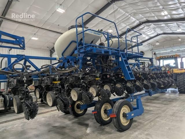 Image of Kinze 3600 equipment image 4