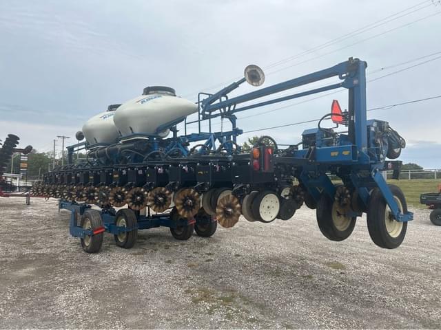 Image of Kinze 3600 equipment image 4