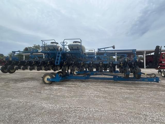 Image of Kinze 3600 equipment image 1