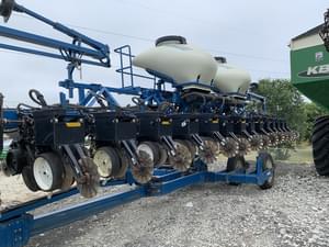 2011 Kinze 3600 Image