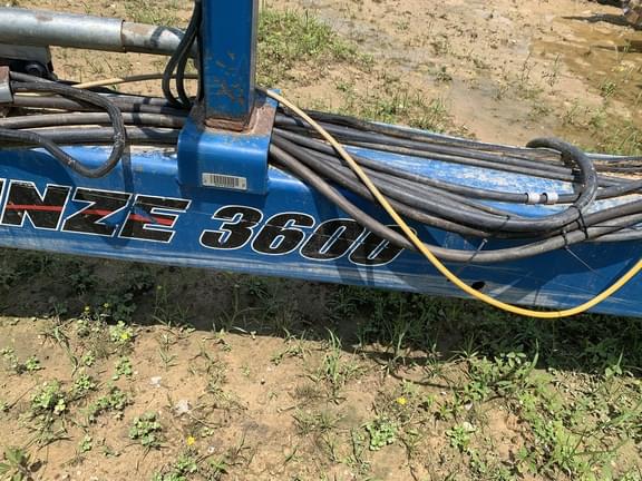 Image of Kinze 3600 equipment image 1