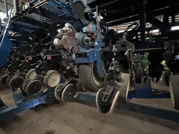 Image of Kinze 3600 equipment image 4