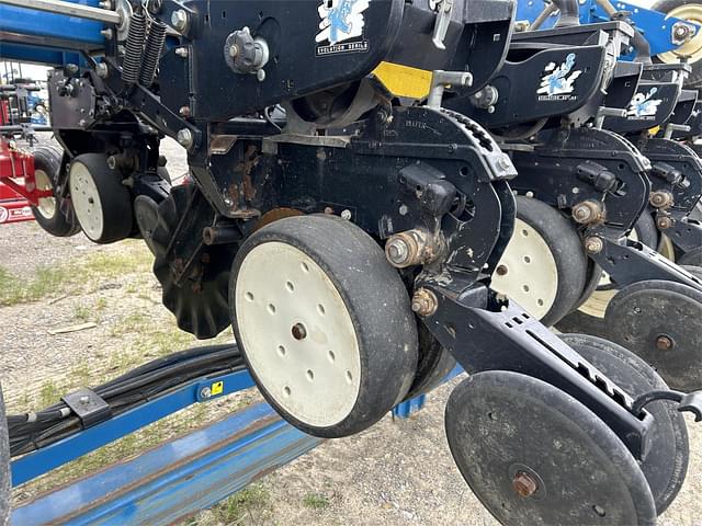 Image of Kinze 3600 equipment image 4