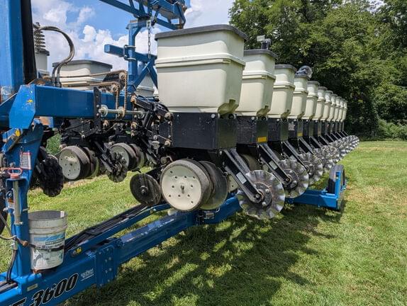 Image of Kinze 3600 Primary image