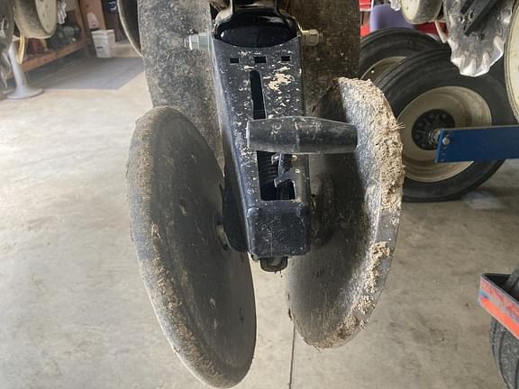 Image of Kinze 3600 equipment image 3