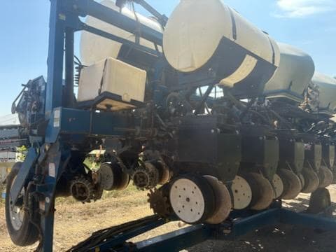 Image of Kinze 3600 equipment image 4