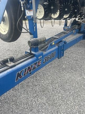 Image of Kinze 3600 equipment image 1