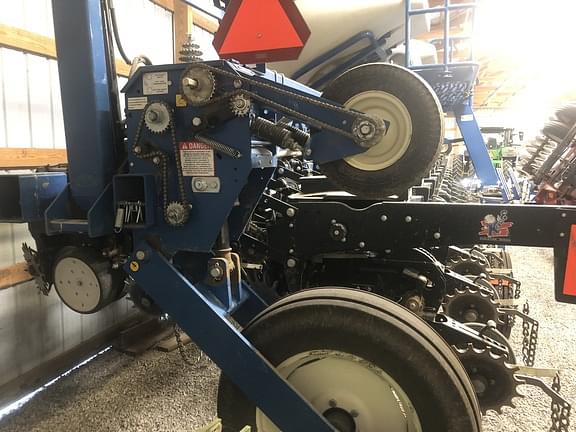 Image of Kinze 3600 equipment image 4