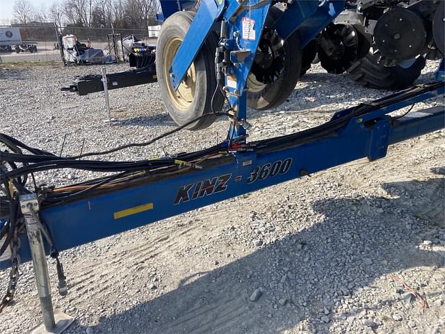 Image of Kinze 3600ASD equipment image 1