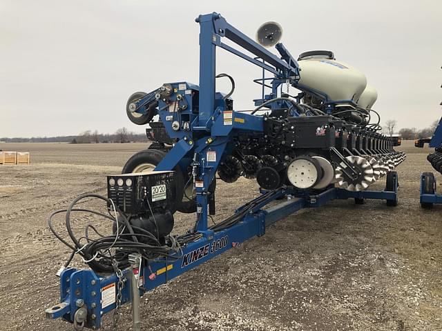 Image of Kinze 3600ASD equipment image 2