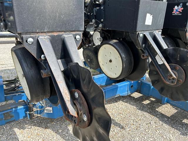 Image of Kinze 3600ASD equipment image 4