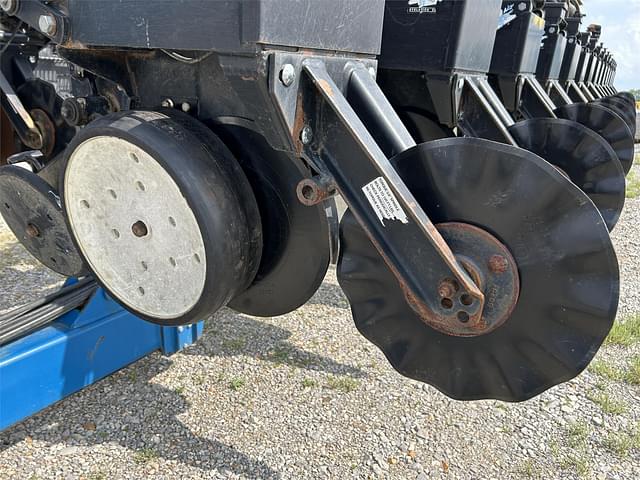 Image of Kinze 3600ASD equipment image 1