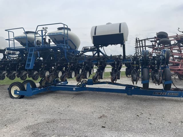 Image of Kinze 3600ASD equipment image 3