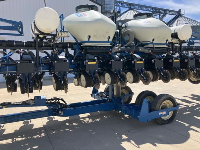 Image of Kinze 3600ASD equipment image 2