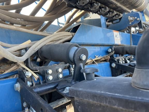 Image of Kinze 3660 equipment image 4