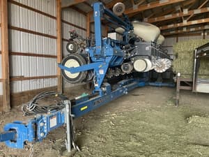 2011 Kinze 3660 Image