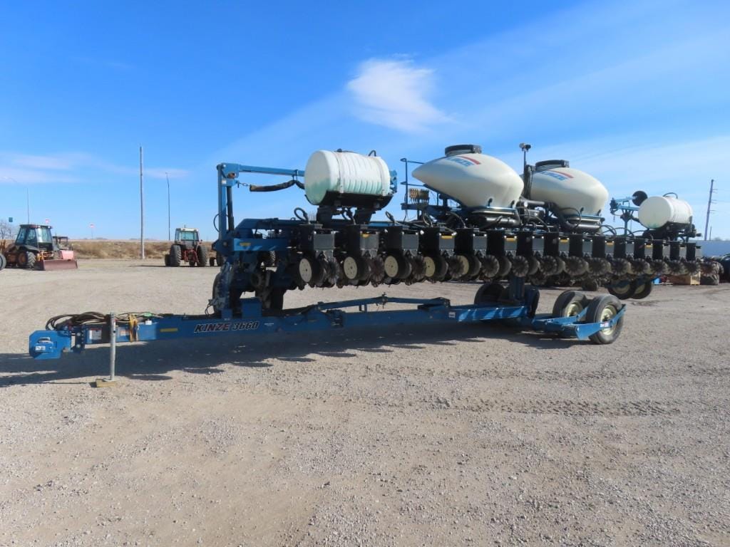 2011 Kinze 3660ASD Equipment Image0