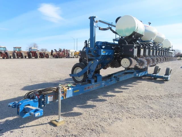 Image of Kinze 3660ASD equipment image 1