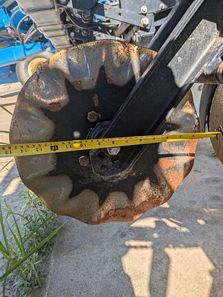 Image of Kinze 3700 equipment image 2