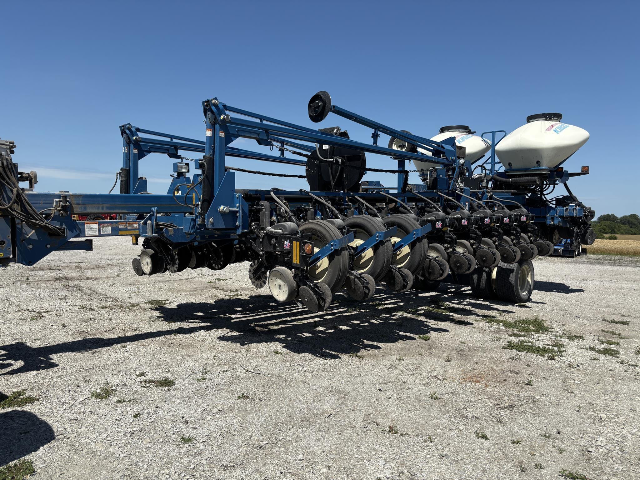 2011 Kinze 3800 Equipment Image0