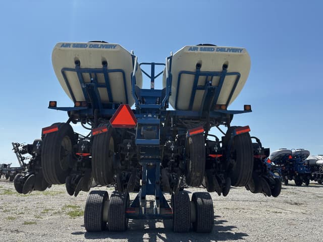 Image of Kinze 3800ASD equipment image 2