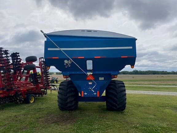 Image of Kinze 850 equipment image 3