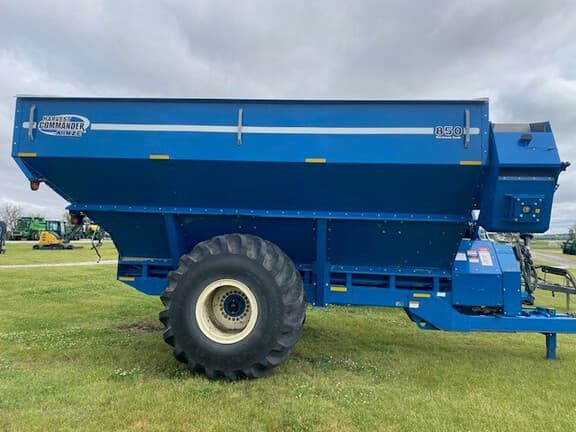 Image of Kinze 850 equipment image 1