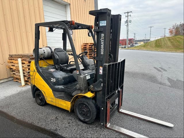 Image of Komatsu FG25 equipment image 1