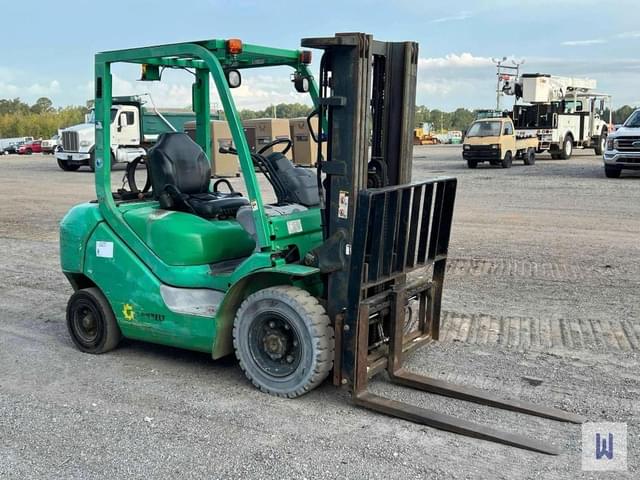 Image of Komatsu FG25ST-16 equipment image 2