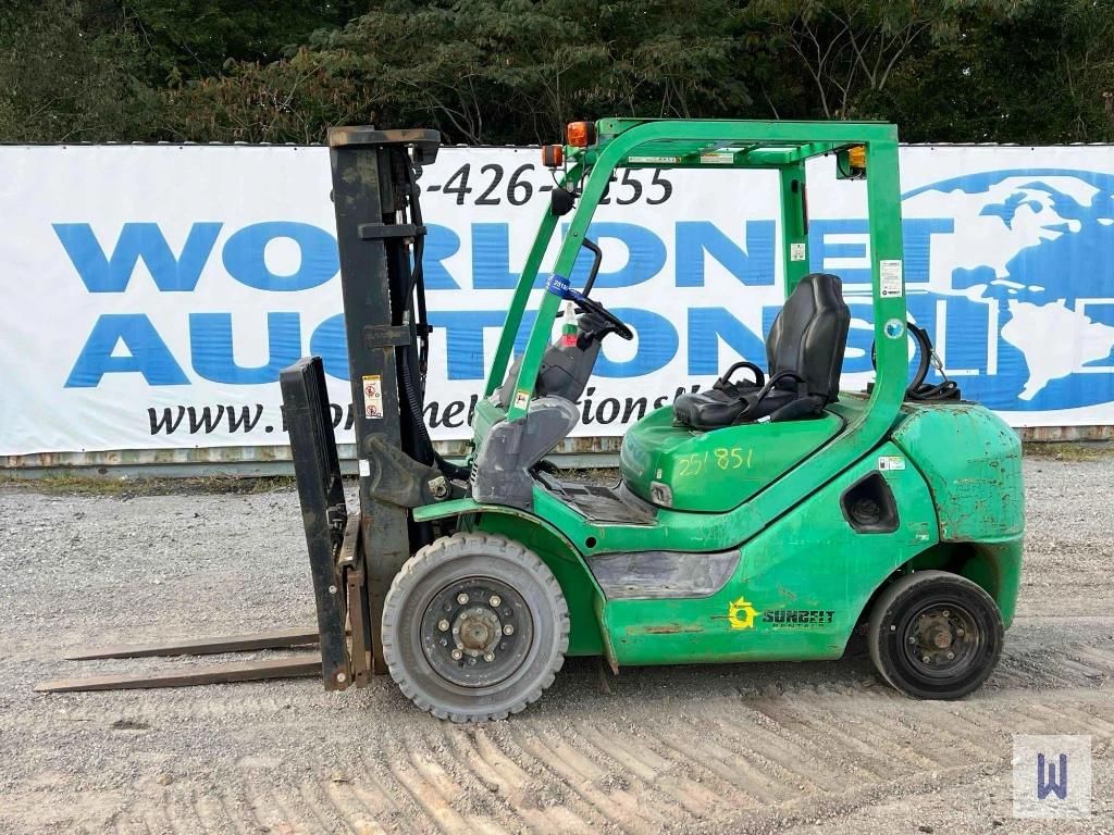 Main image Komatsu FG25ST-16