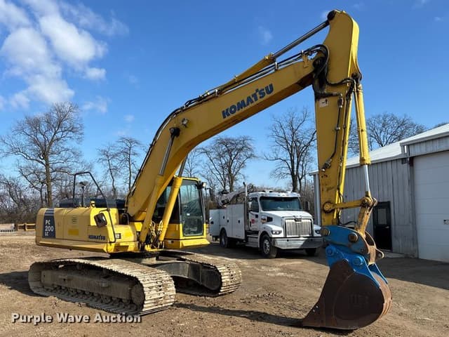 Image of Komatsu PC200LC-8 equipment image 2