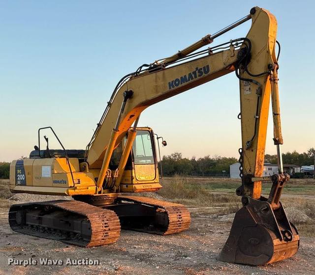 Image of Komatsu PC200LC-8 equipment image 2
