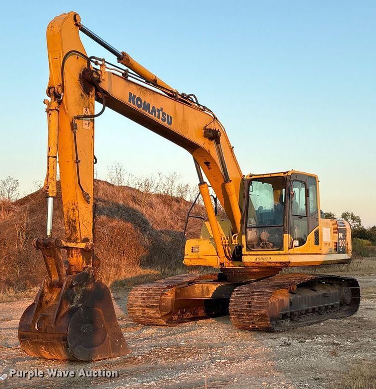 2011 Komatsu PC200LC-8 Equipment Image0