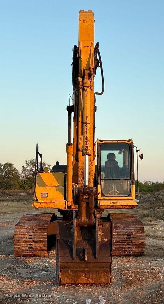 Image of Komatsu PC200LC-8 equipment image 1