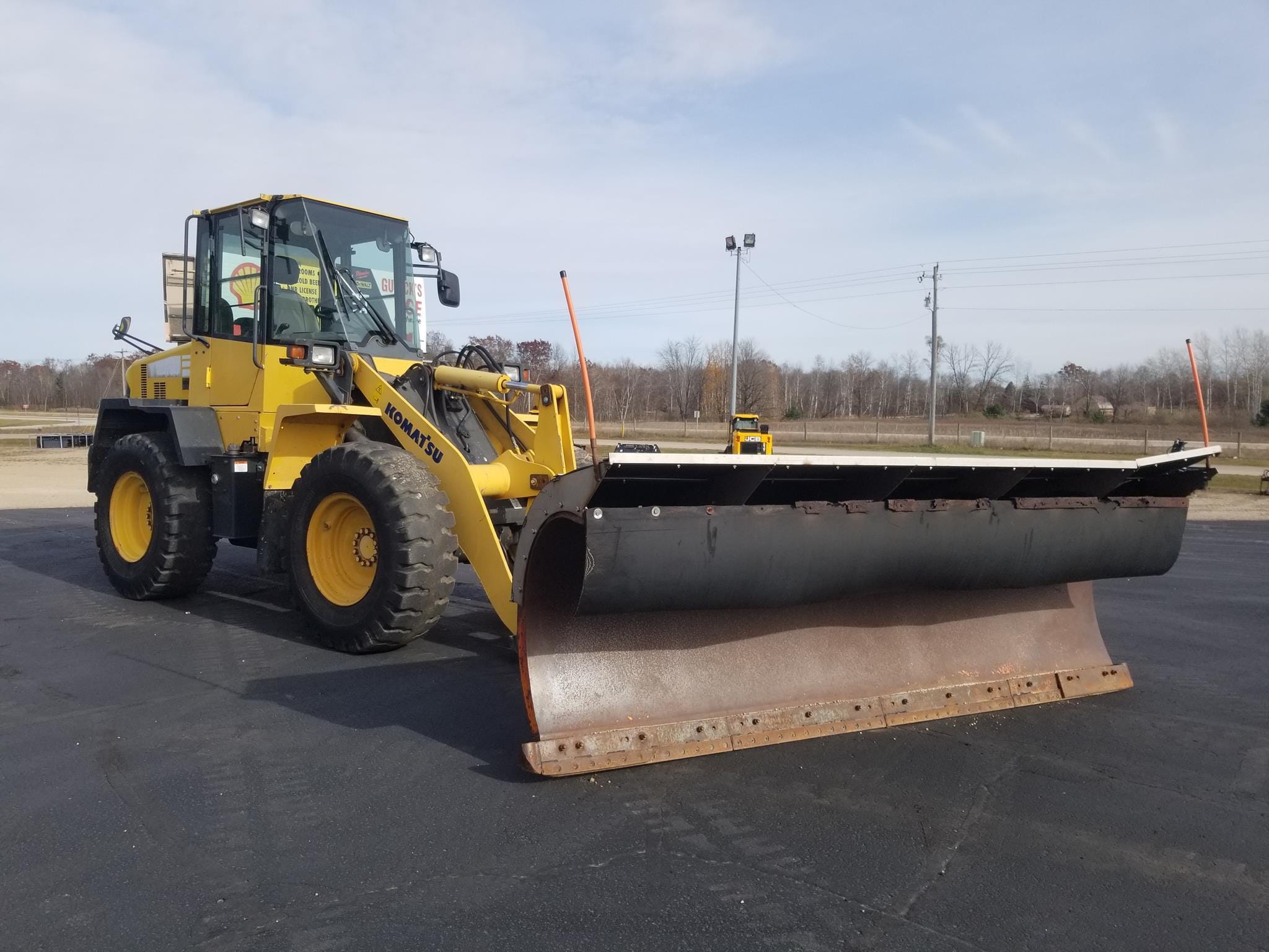 2011 Komatsu WA150-6 Equipment Image0