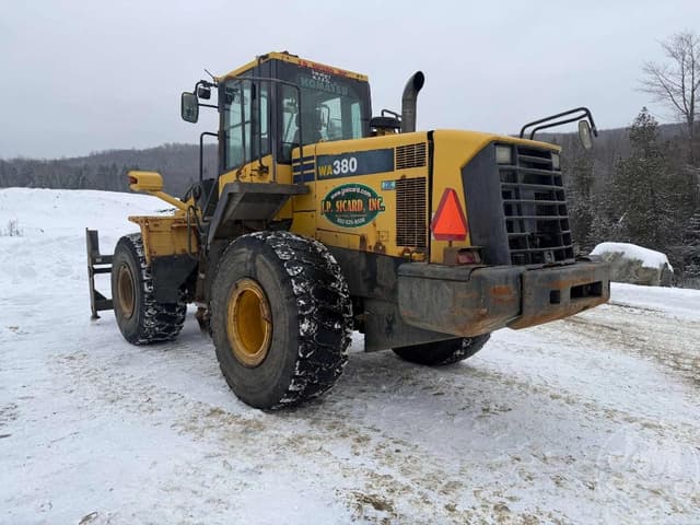 Image of Komatsu WA380-6 equipment image 2