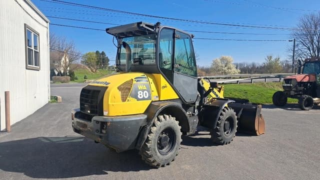 Image of Komatsu WA80 equipment image 4