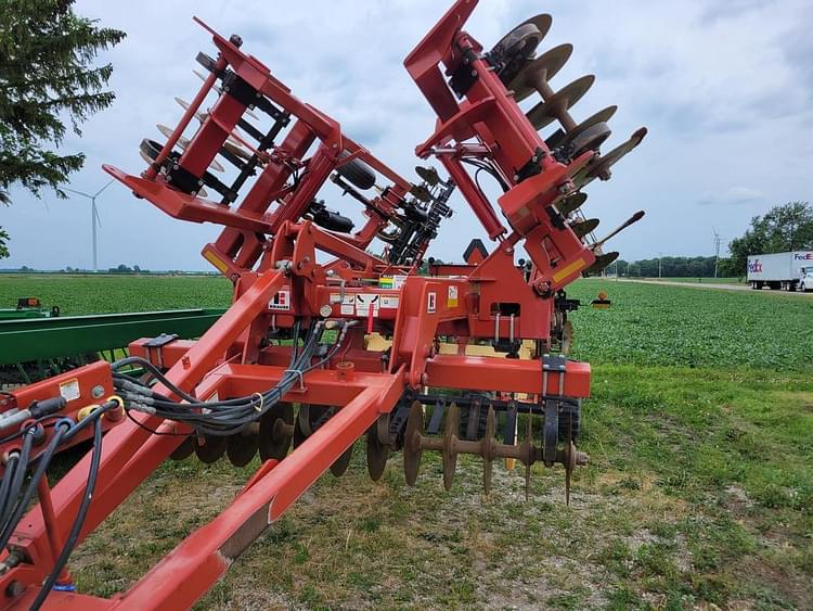 SOLD - 2011 Krause Dominator 4850 Tillage Disk Rippers | Tractor Zoom